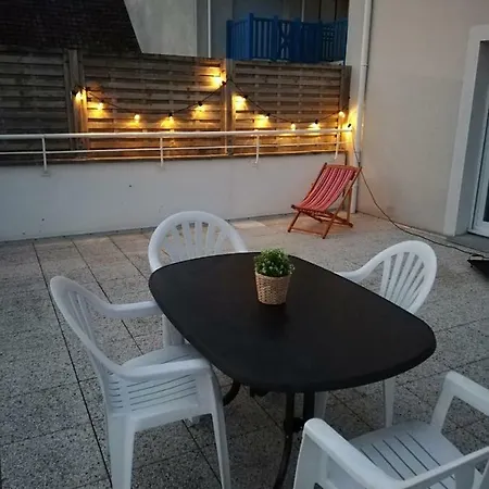 Vie De Famille Apartment